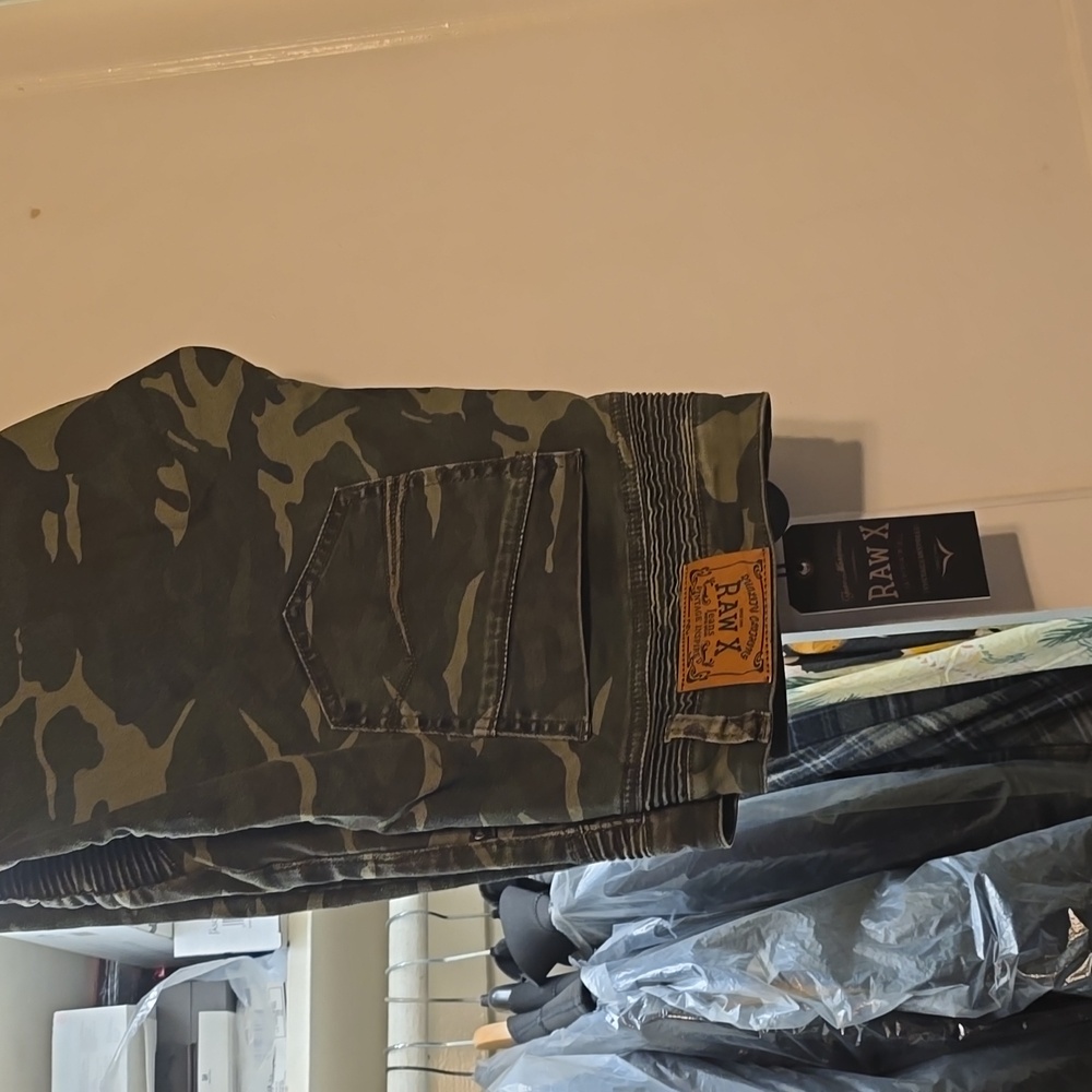 Mens size 38 ×32 slim fit camo pants